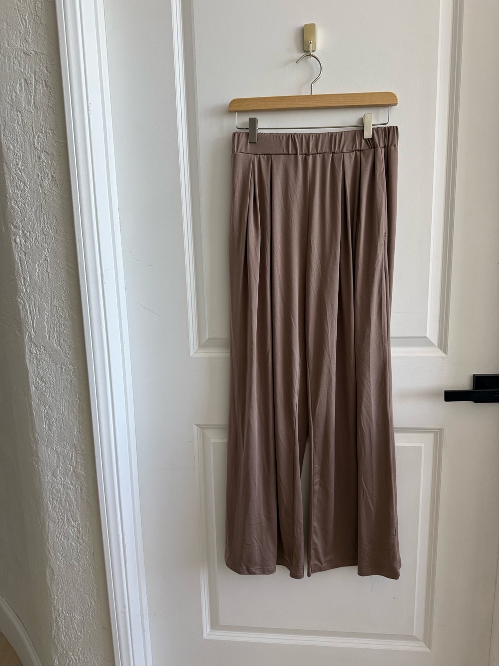 Relaxed Wide-Leg Pull-On Pants in Taupe